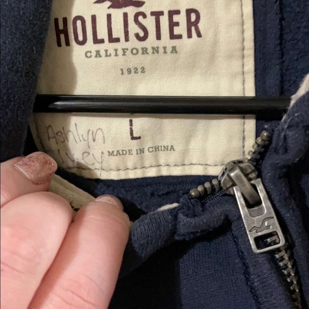 Zip up - Picture 2 of 2